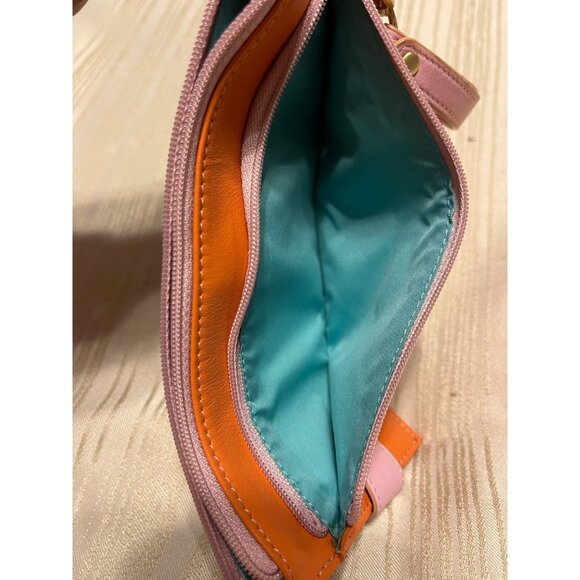 OneOddBirdKiskadee Wristlet great condition - Picture 6 of 8